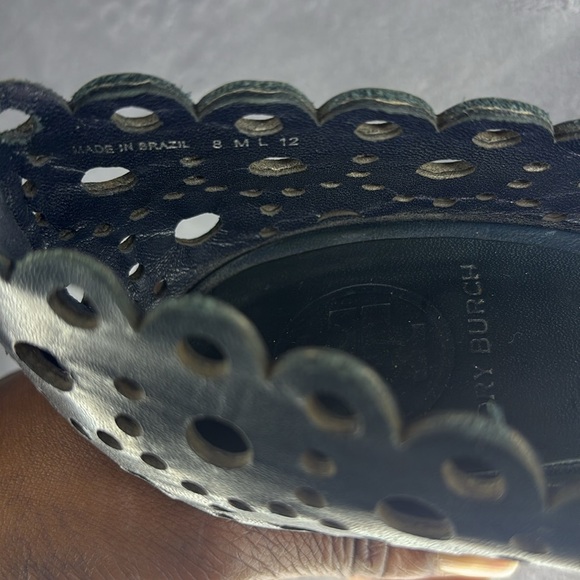 🔥🔥🔥Tory Burch Black Leather Heels with Perforated Design Size 8🔥🔥🔥 - Picture 9 of 10